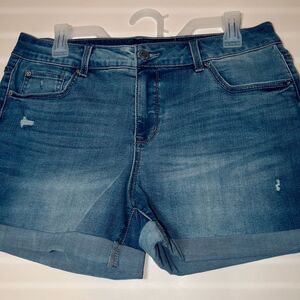 Time and Tru Women's Denim Shorts: 99% cotton, 1% spandex.